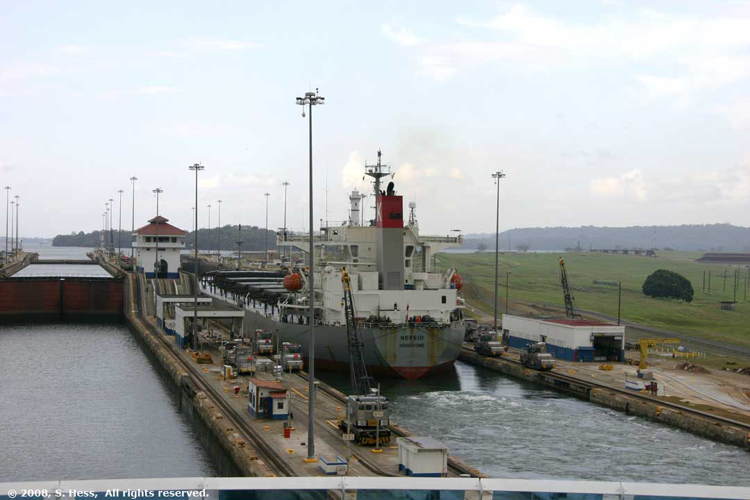 ship entering upper chamber Gatun Locks