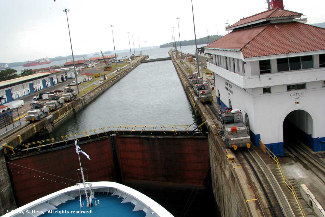 Coral Princess in middle chamber of Gatun Locks